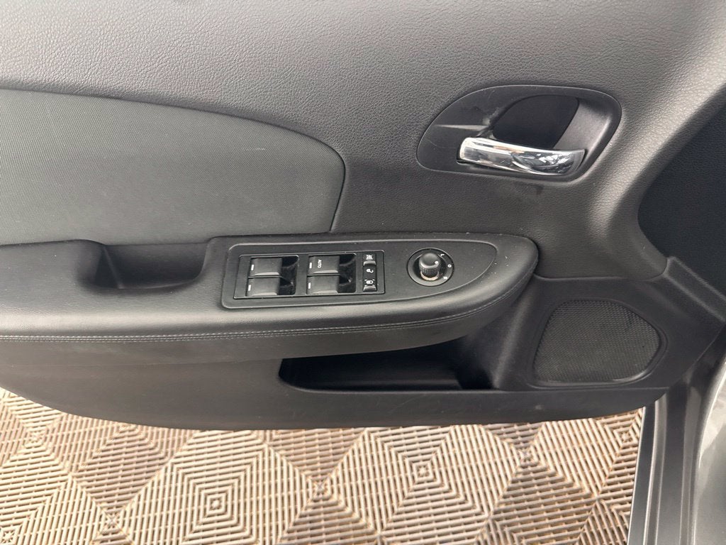 2012 Chrysler 200 Touring
