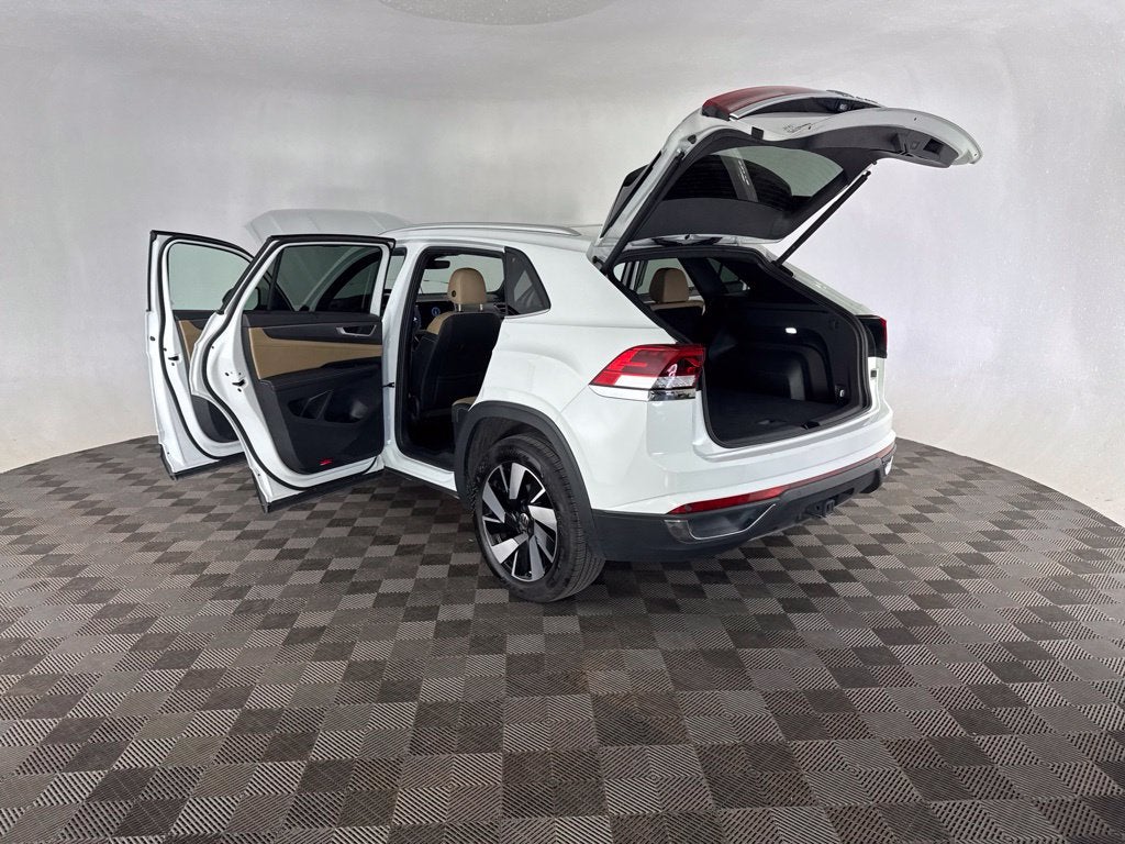 2025 Volkswagen Atlas Cross Sport 2.0T SE w/Technology