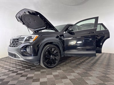 2025 Volkswagen Atlas Cross Sport 2.0T SE w/Technology