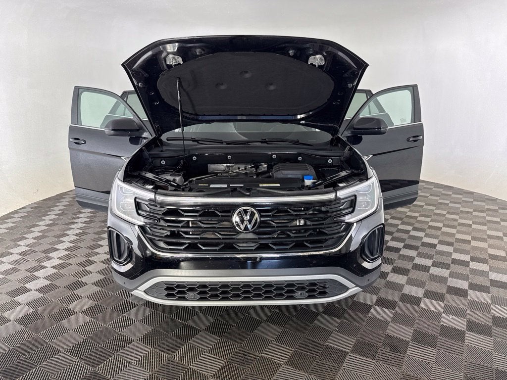 2025 Volkswagen Atlas Cross Sport 2.0T SE w/Technology