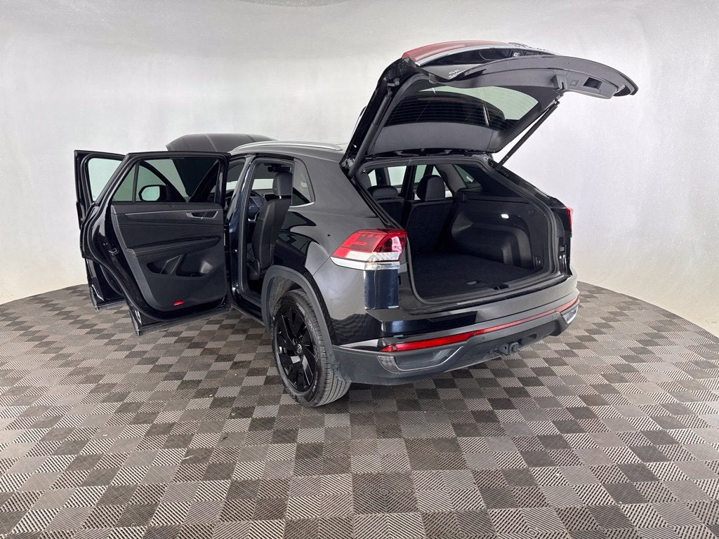 2025 Volkswagen Atlas Cross Sport 2.0T SE w/Technology