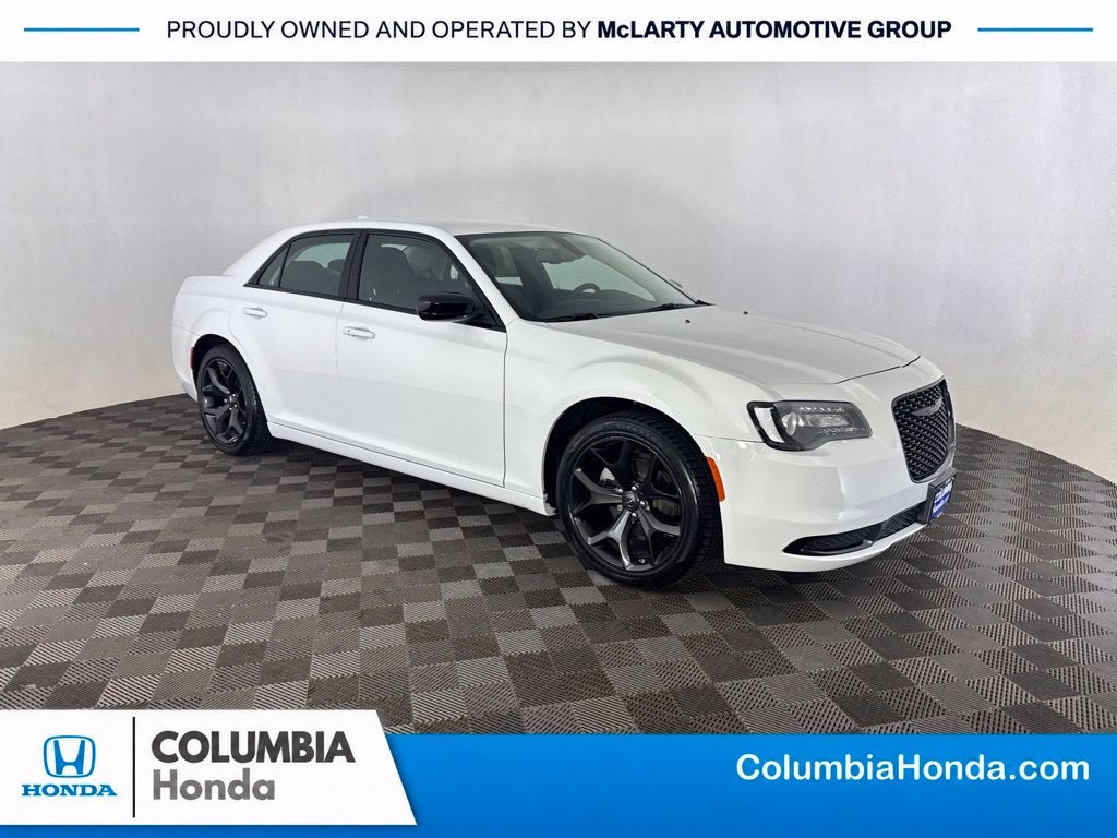 2022 Chrysler 300 Touring