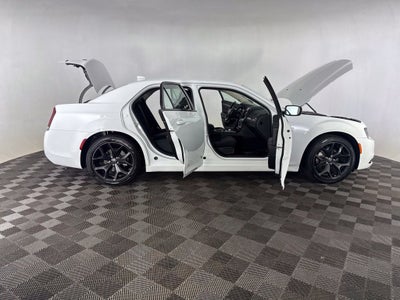 2022 Chrysler 300 Touring