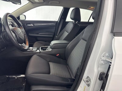 2022 Chrysler 300 Touring