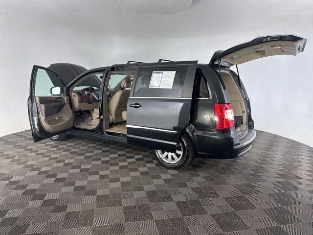 2015 Chrysler Town & Country Touring