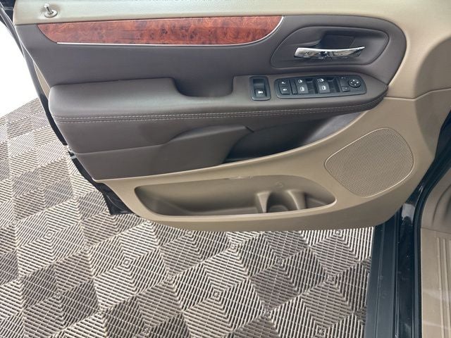 2015 Chrysler Town & Country Touring