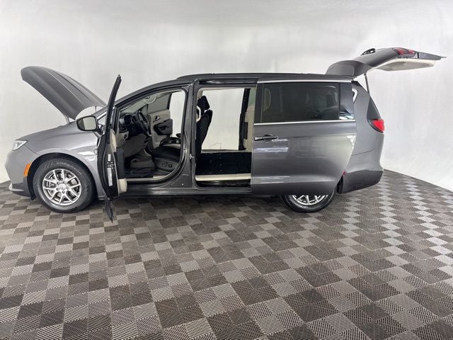 2021 Chrysler Pacifica Touring