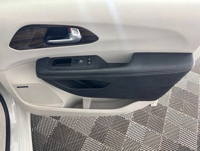 2021 Chrysler Pacifica Hybrid Limited