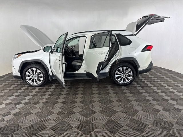 2025 Toyota RAV4 XLE Premium