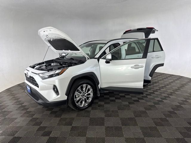 2025 Toyota RAV4 XLE Premium