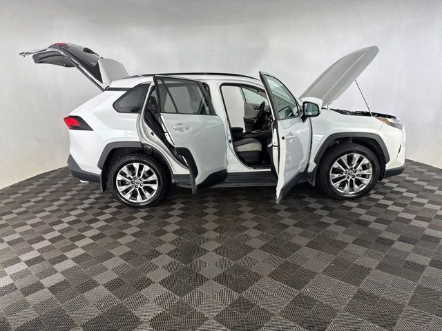 2025 Toyota RAV4 XLE Premium
