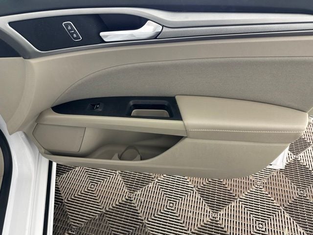 2018 Ford Fusion Hybrid SE