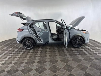 2021 Nissan Kicks SR