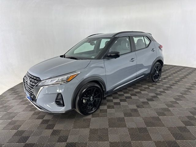 2021 Nissan Kicks SR