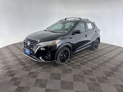 2023 Nissan Kicks SR