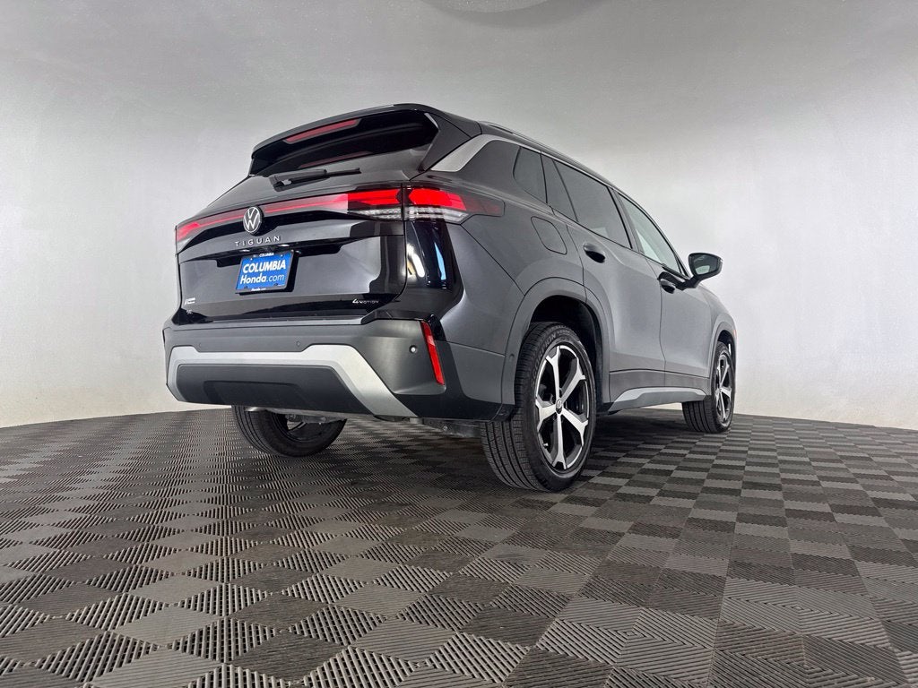 2025 Volkswagen Tiguan 2.0T SE