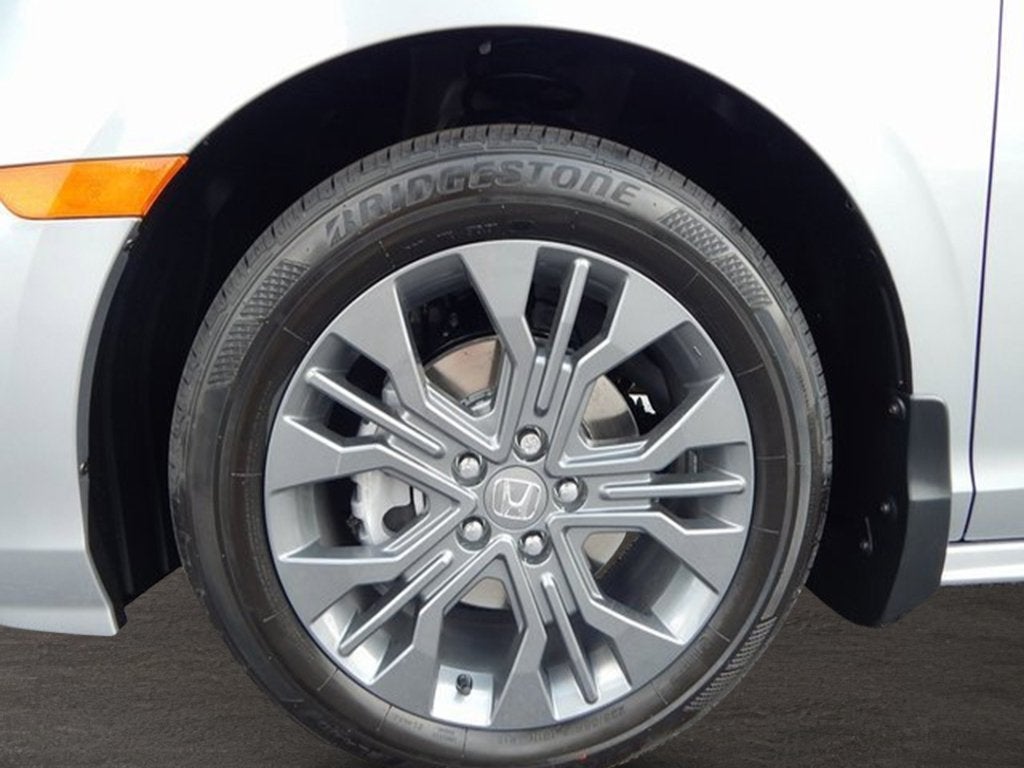 2027 Honda Odyssey Touring FWD