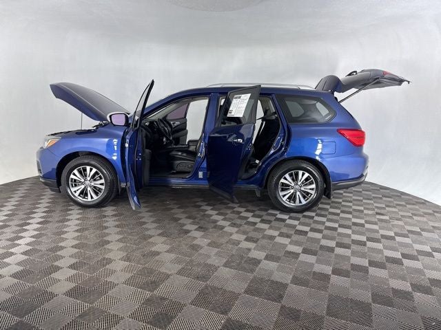 2017 Nissan Pathfinder SL