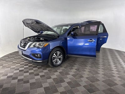 2017 Nissan Pathfinder SL