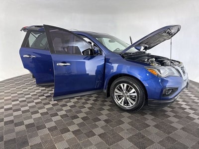 2017 Nissan Pathfinder SL