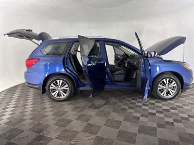 2017 Nissan Pathfinder SL
