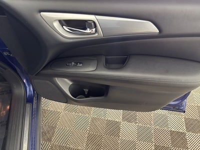 2017 Nissan Pathfinder SL
