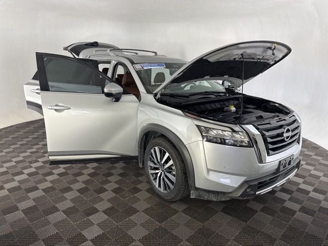 2022 Nissan Pathfinder Platinum
