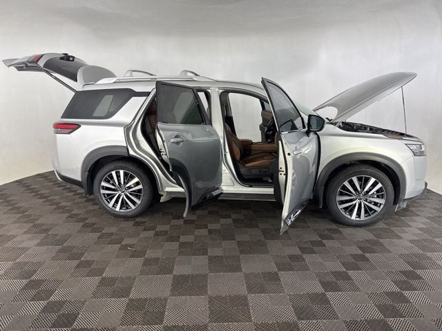 2022 Nissan Pathfinder Platinum