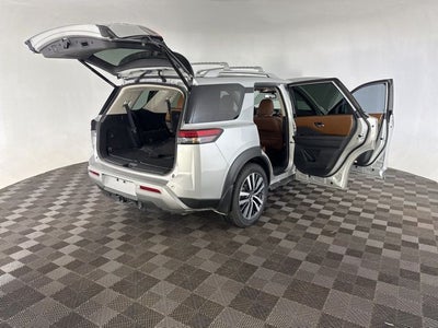 2022 Nissan Pathfinder Platinum
