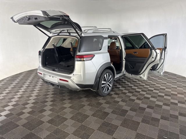 2022 Nissan Pathfinder Platinum