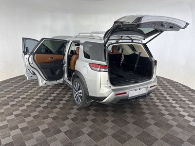 2022 Nissan Pathfinder Platinum