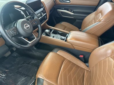 2022 Nissan Pathfinder Platinum
