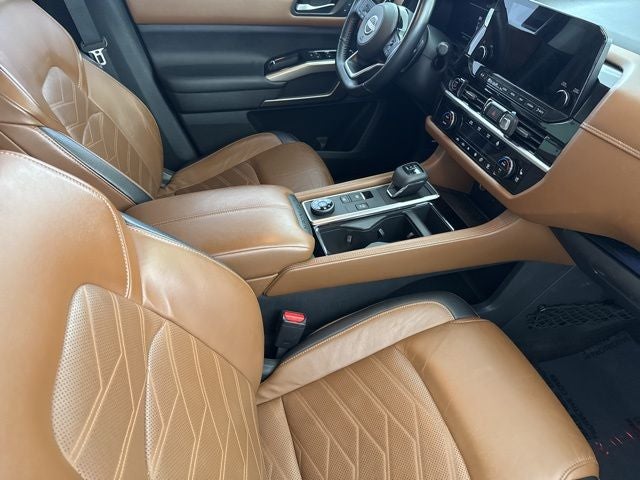 2022 Nissan Pathfinder Platinum