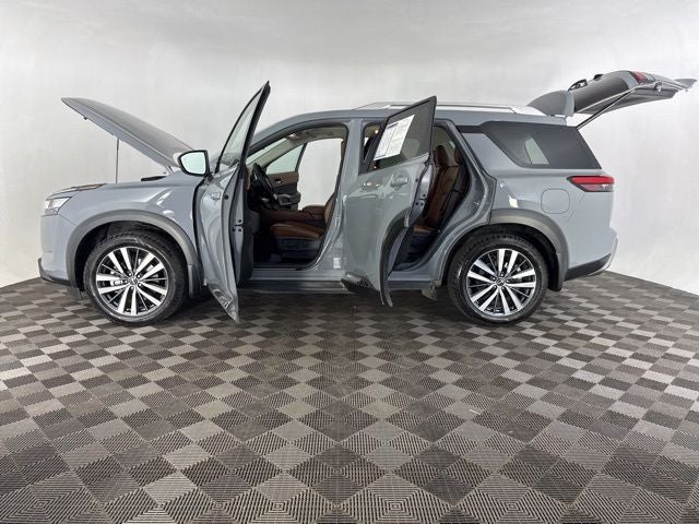 2022 Nissan Pathfinder Platinum