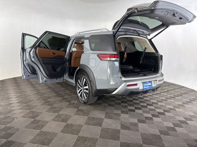 2022 Nissan Pathfinder Platinum