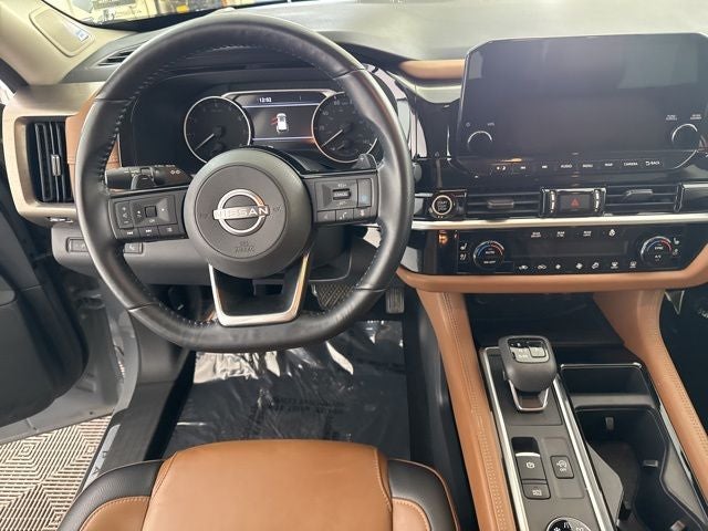 2022 Nissan Pathfinder Platinum