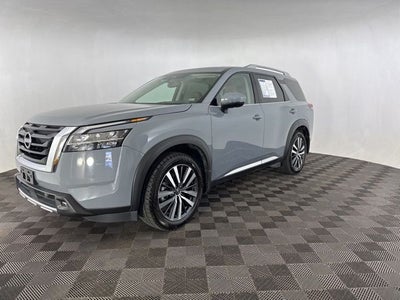 2022 Nissan Pathfinder Platinum