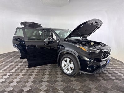 2024 Toyota Highlander LE