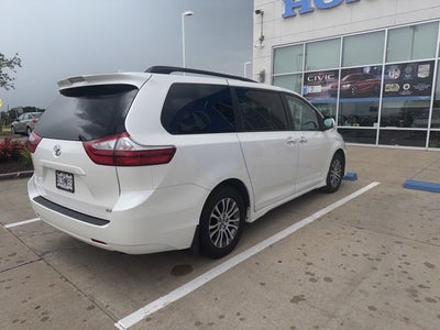 2019 Toyota Sienna XLE 8 Passenger