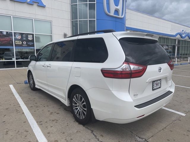 2019 Toyota Sienna XLE 8 Passenger