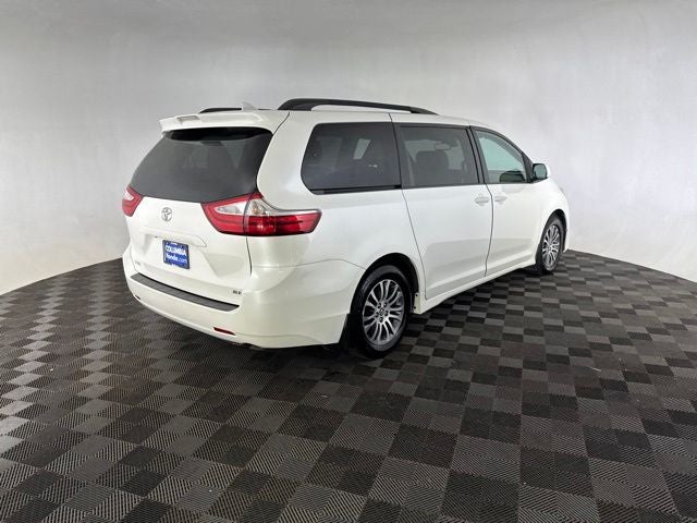 2019 Toyota Sienna XLE 8 Passenger