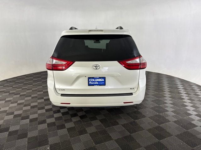 2019 Toyota Sienna XLE 8 Passenger