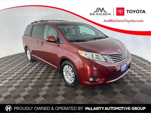 2017 Toyota Sienna XLE Premium 8 Passenger