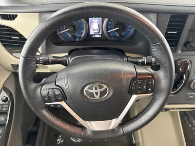 2017 Toyota Sienna XLE Premium 8 Passenger
