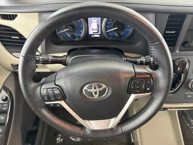 2017 Toyota Sienna XLE Premium 8 Passenger