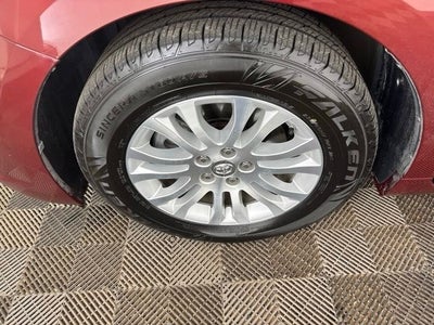 2017 Toyota Sienna XLE Premium 8 Passenger