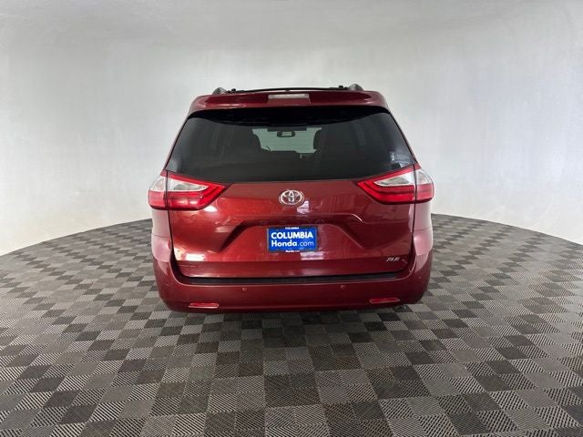 2017 Toyota Sienna XLE Premium 8 Passenger