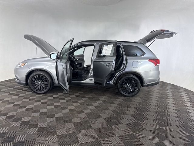 2020 Mitsubishi Outlander LE