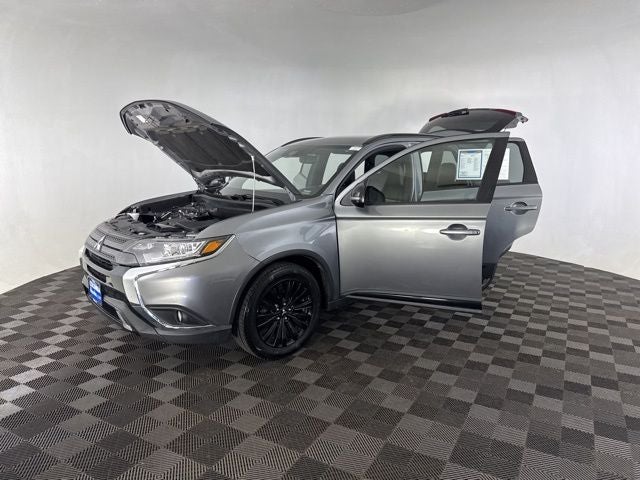 2020 Mitsubishi Outlander LE