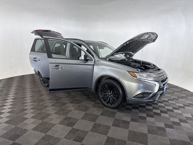 2020 Mitsubishi Outlander LE